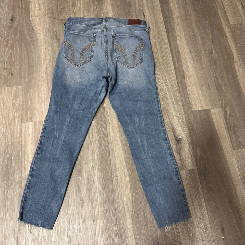Hollister Women's 28x24 Straight leg Skinny Light wash Jeans Raw Hem